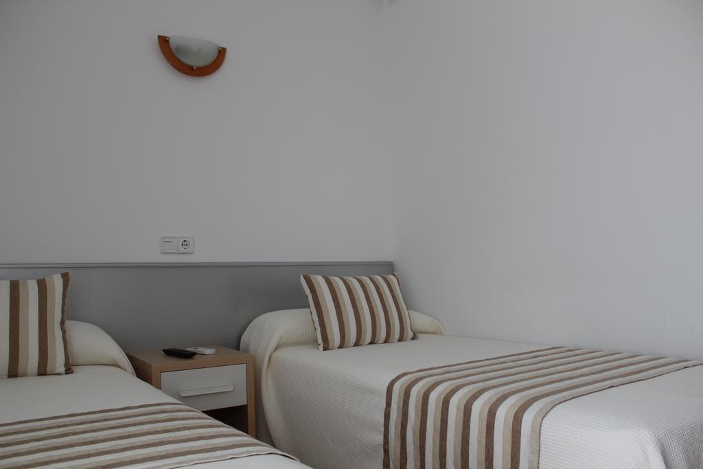Hostal Masin タバルカ島 エクステリア 写真