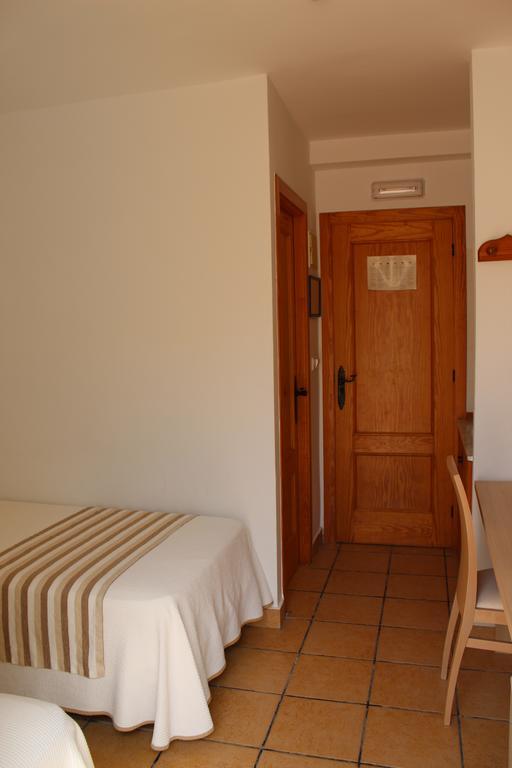 Hostal Masin タバルカ島 エクステリア 写真