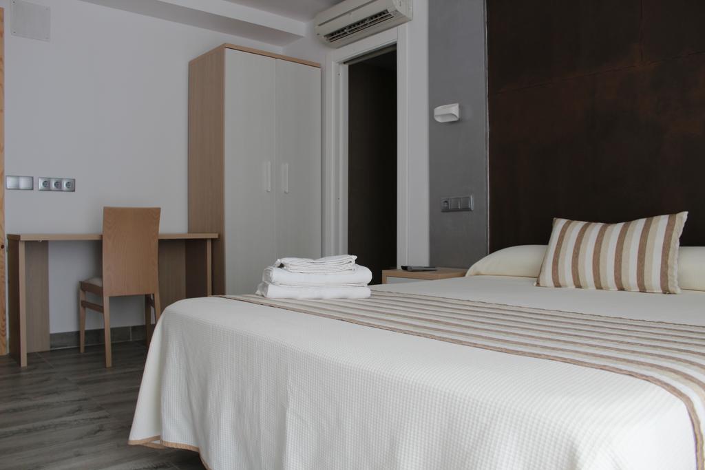 Hostal Masin タバルカ島 エクステリア 写真
