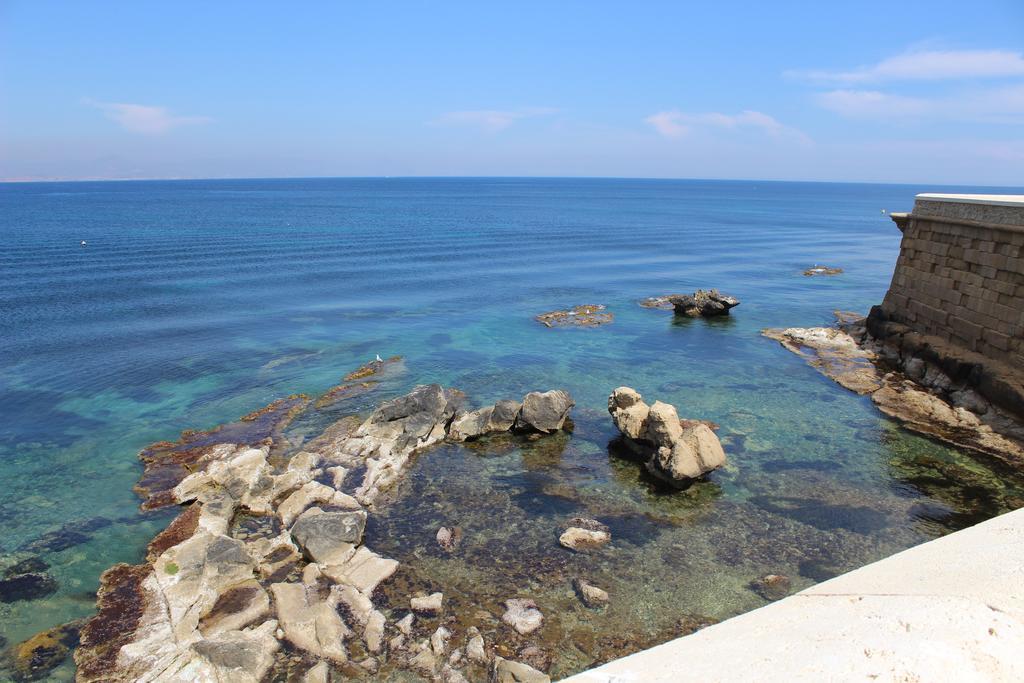Hostal Masin タバルカ島 エクステリア 写真